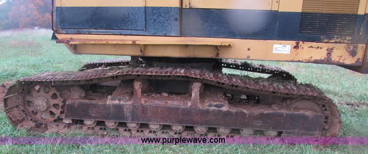 image for item B2927 1985 Caterpillar 225 excavator