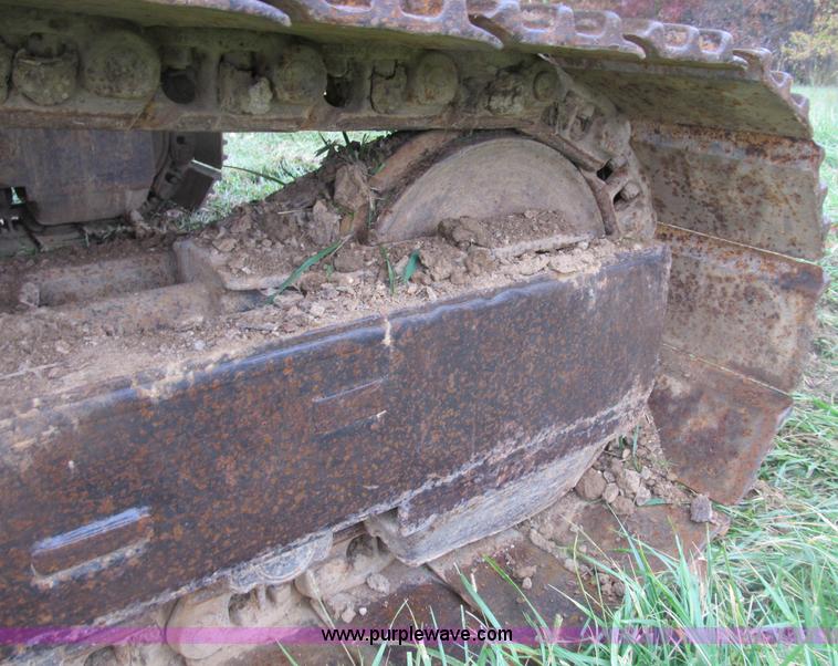 image for item B2927 1985 Caterpillar 225 excavator