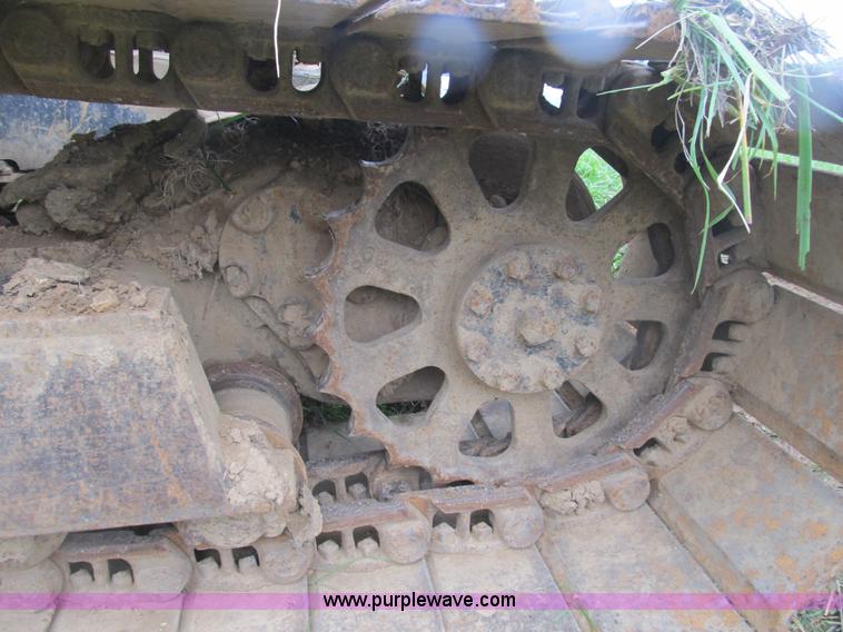 image for item B2927 1985 Caterpillar 225 excavator