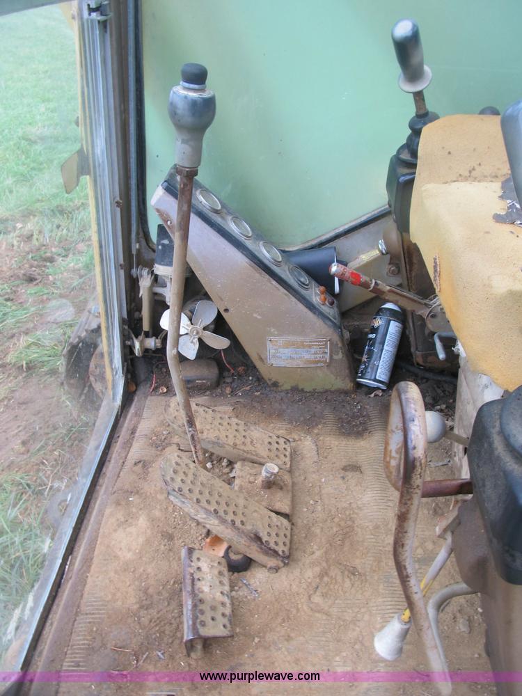 image for item B2927 1985 Caterpillar 225 excavator