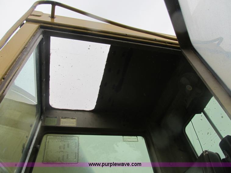 image for item B2927 1985 Caterpillar 225 excavator