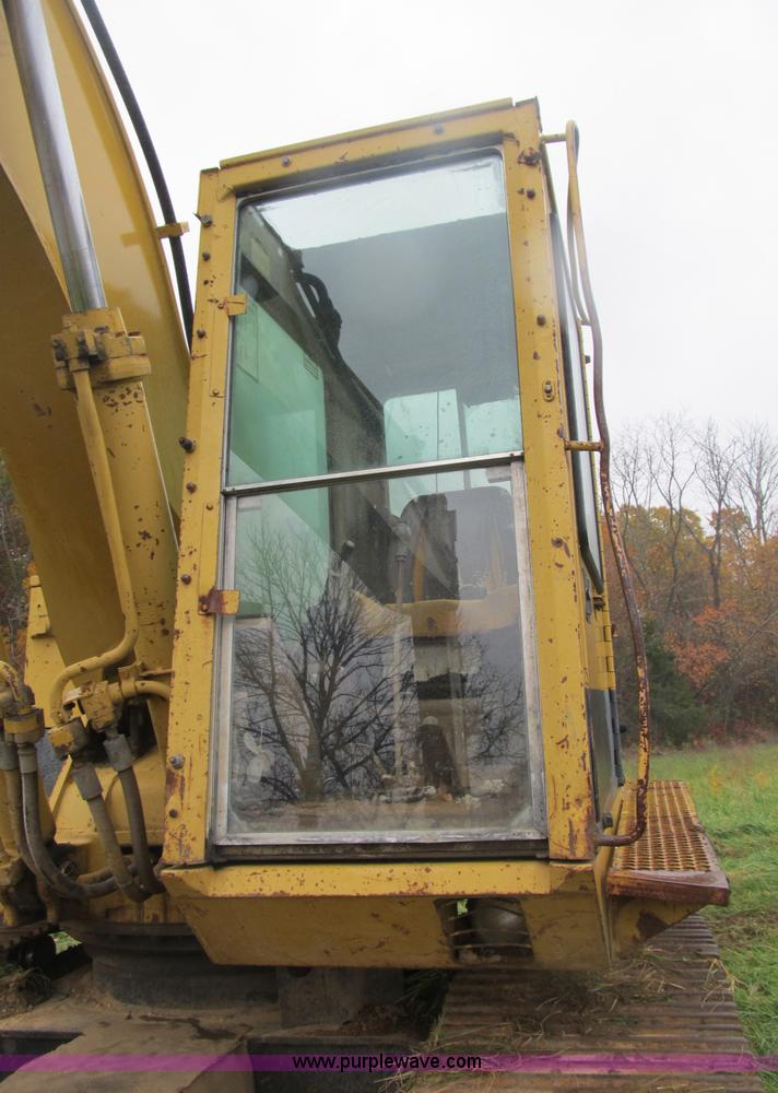 image for item B2927 1985 Caterpillar 225 excavator