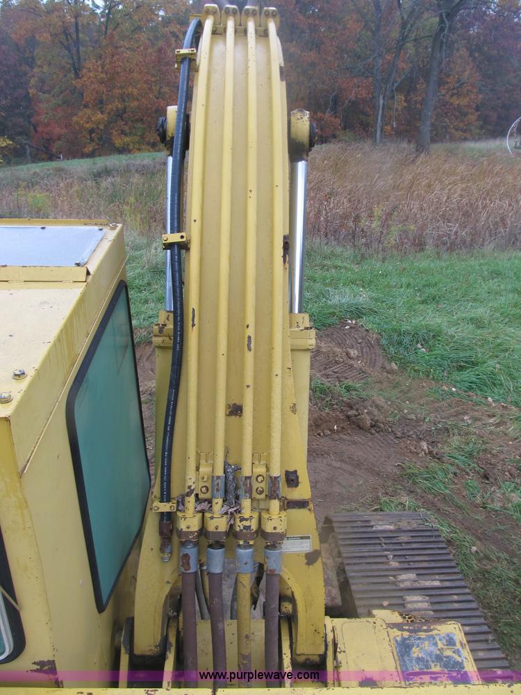 image for item B2927 1985 Caterpillar 225 excavator