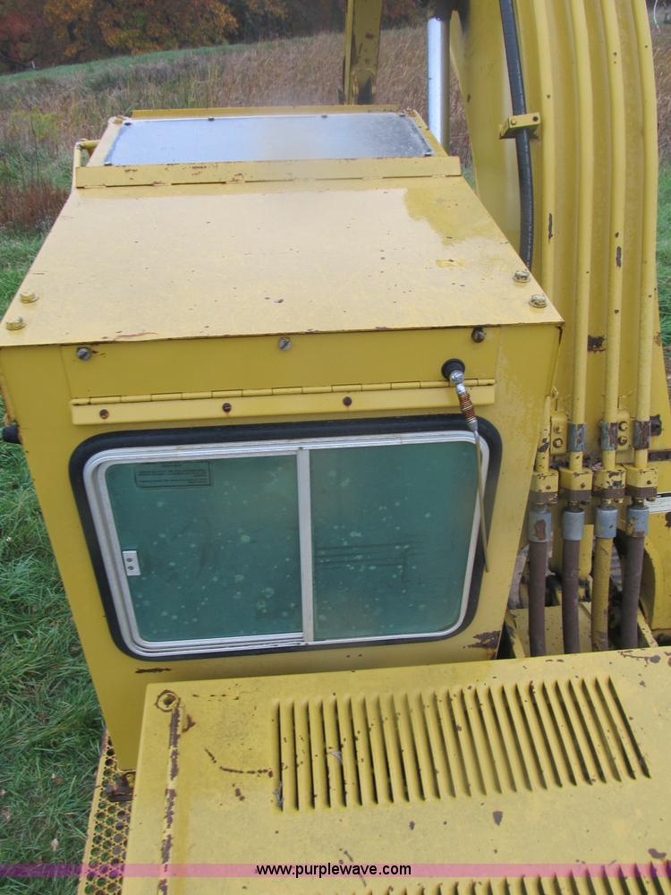 image for item B2927 1985 Caterpillar 225 excavator