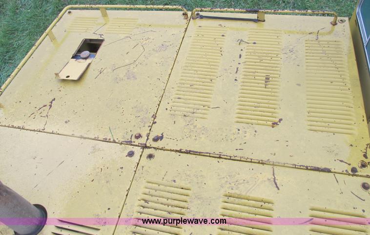 image for item B2927 1985 Caterpillar 225 excavator