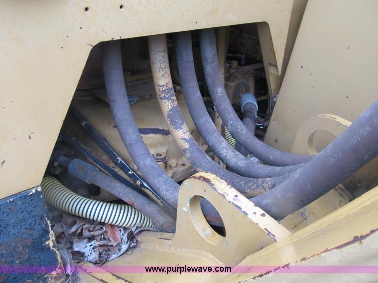 image for item B2927 1985 Caterpillar 225 excavator