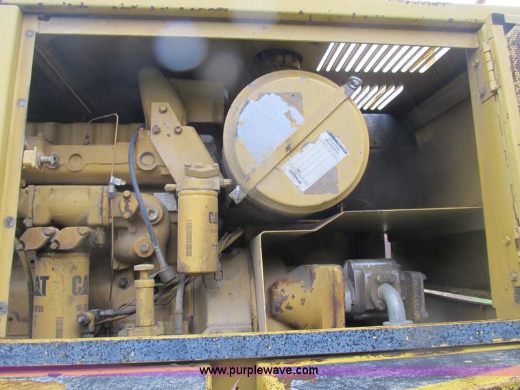 image for item B2927 1985 Caterpillar 225 excavator