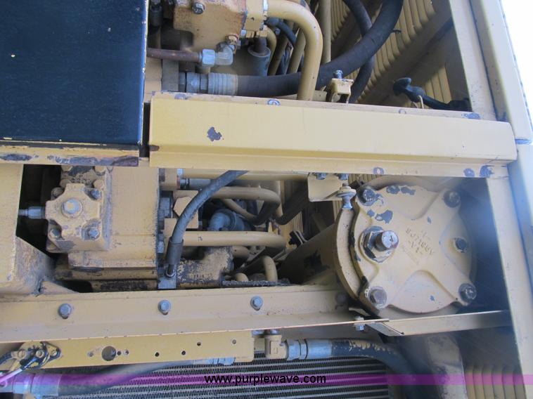 image for item B2927 1985 Caterpillar 225 excavator