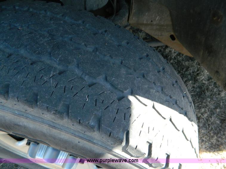 image for item B3942 2007 Chevrolet Silverado C2500HD Crew Cab pickup truck