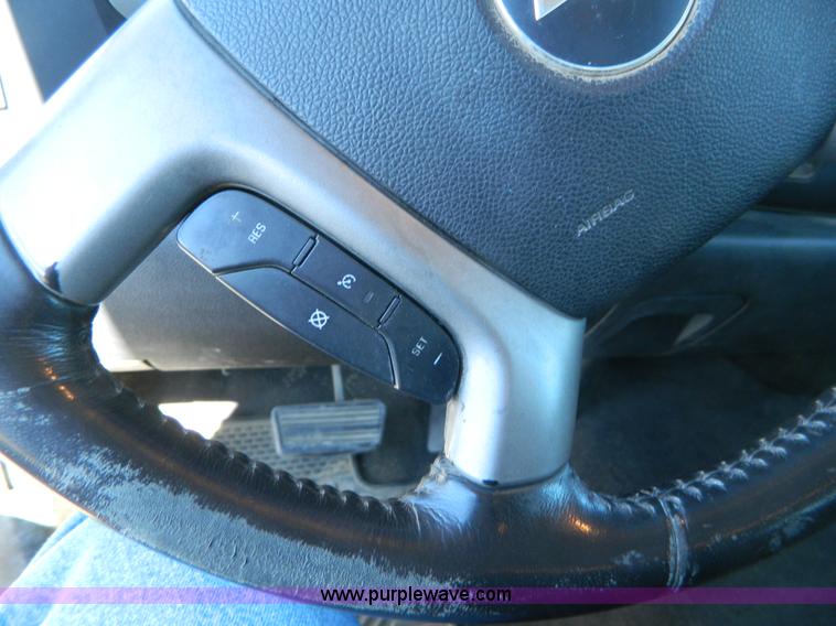 image for item B3942 2007 Chevrolet Silverado C2500HD Crew Cab pickup truck