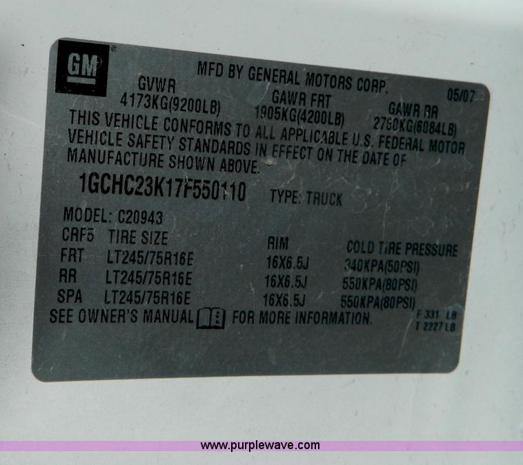 image for item B3942 2007 Chevrolet Silverado C2500HD Crew Cab pickup truck