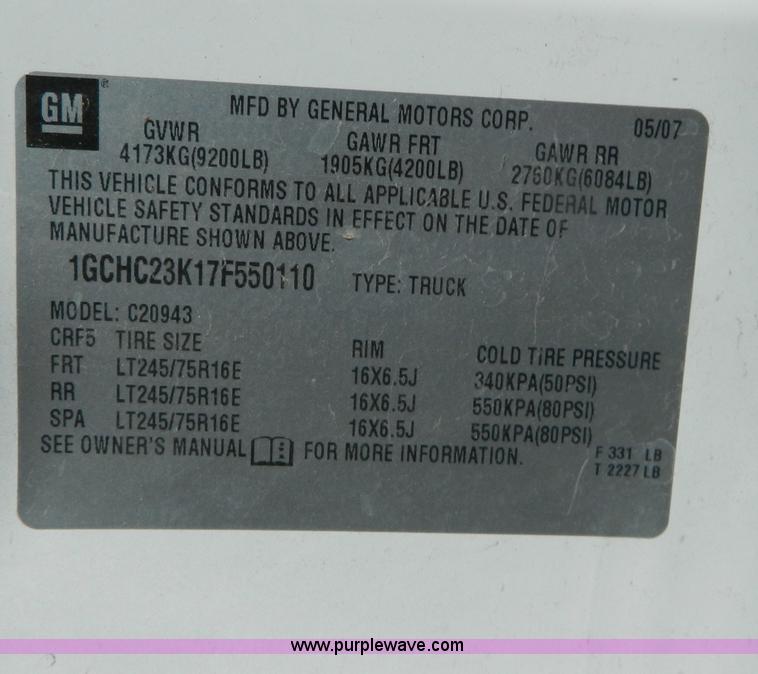 image for item B3942 2007 Chevrolet Silverado C2500HD Crew Cab pickup truck