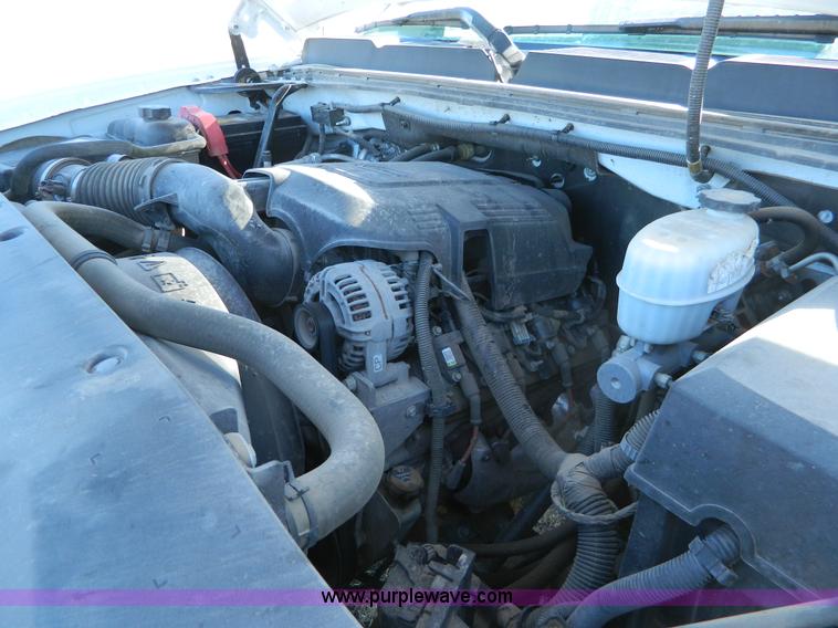 image for item B3942 2007 Chevrolet Silverado C2500HD Crew Cab pickup truck