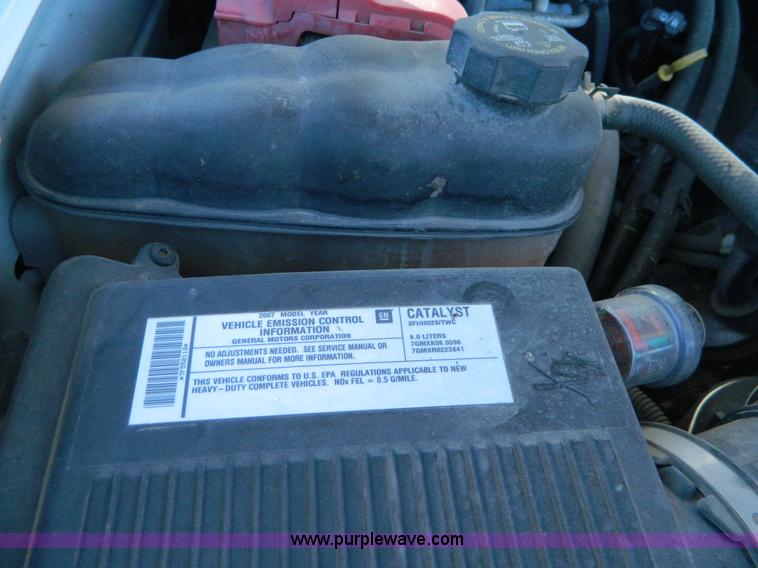 image for item B3942 2007 Chevrolet Silverado C2500HD Crew Cab pickup truck