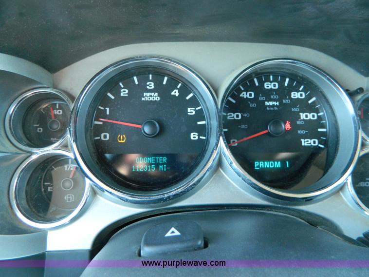 image for item B3942 2007 Chevrolet Silverado C2500HD Crew Cab pickup truck