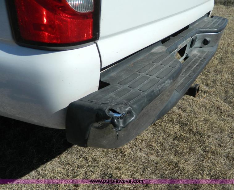 image for item B3943 2006 Chevrolet Silverado C2500HD Extended Cab pickup truck