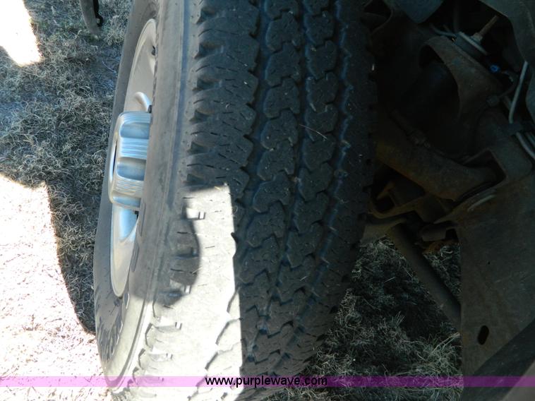 image for item B3943 2006 Chevrolet Silverado C2500HD Extended Cab pickup truck