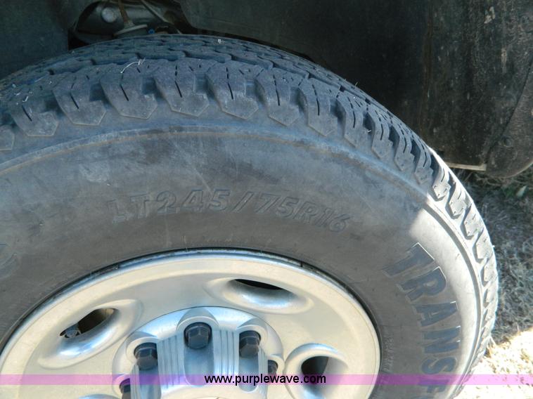 image for item B3943 2006 Chevrolet Silverado C2500HD Extended Cab pickup truck