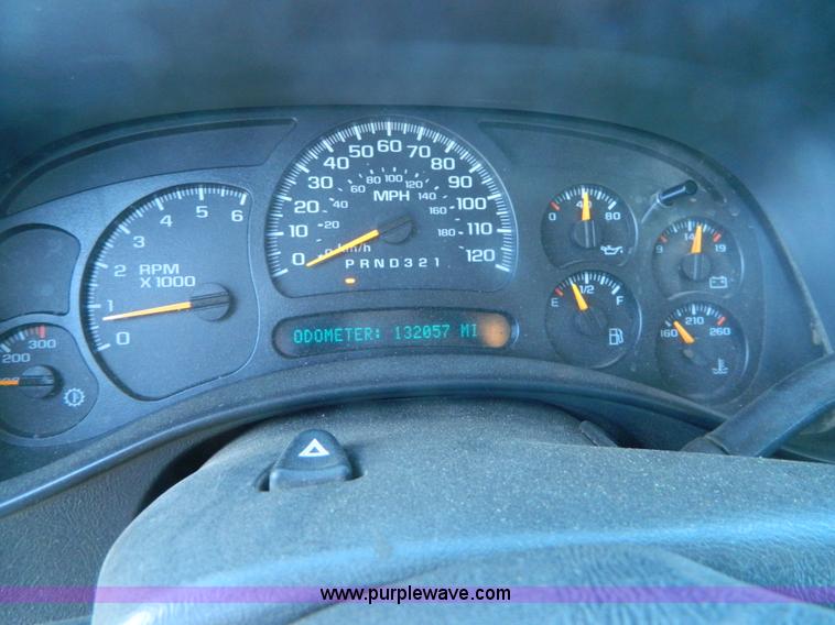 image for item B3943 2006 Chevrolet Silverado C2500HD Extended Cab pickup truck