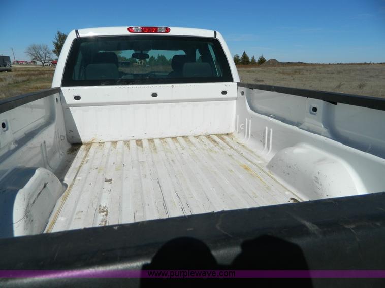 image for item B3944 2009 GMC Sierra K2500HD Extended Cab pickup truck