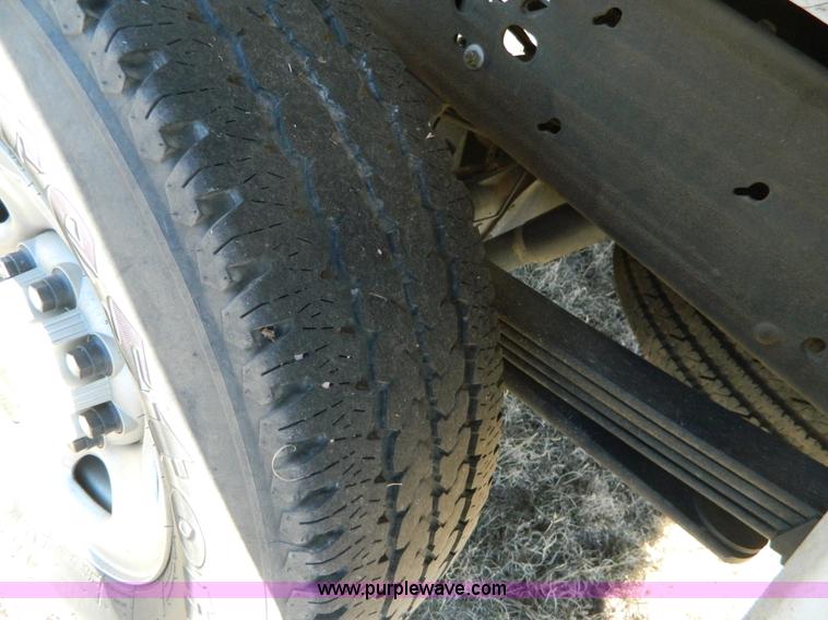 image for item B3944 2009 GMC Sierra K2500HD Extended Cab pickup truck