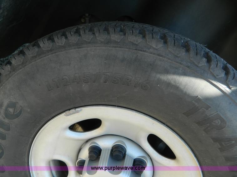 image for item B3944 2009 GMC Sierra K2500HD Extended Cab pickup truck