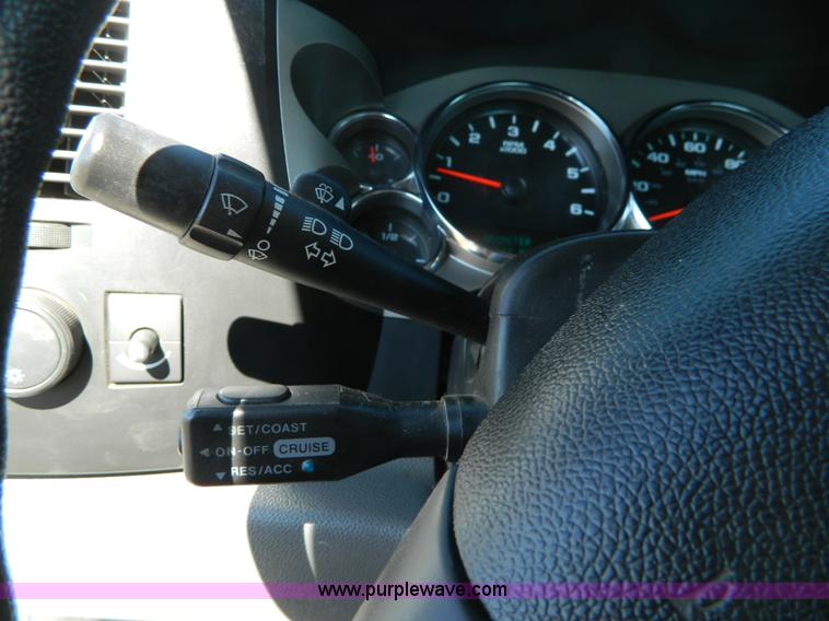 image for item B3944 2009 GMC Sierra K2500HD Extended Cab pickup truck