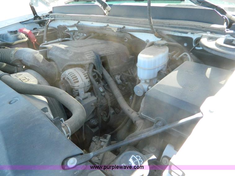 image for item B3944 2009 GMC Sierra K2500HD Extended Cab pickup truck