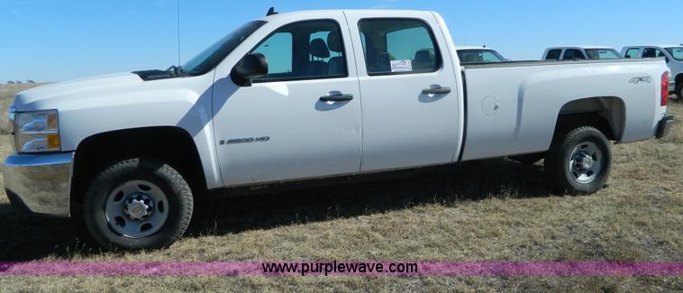 image for item B3945 2009 Chevrolet Silverado K2500HD Crew Cab pickup truck