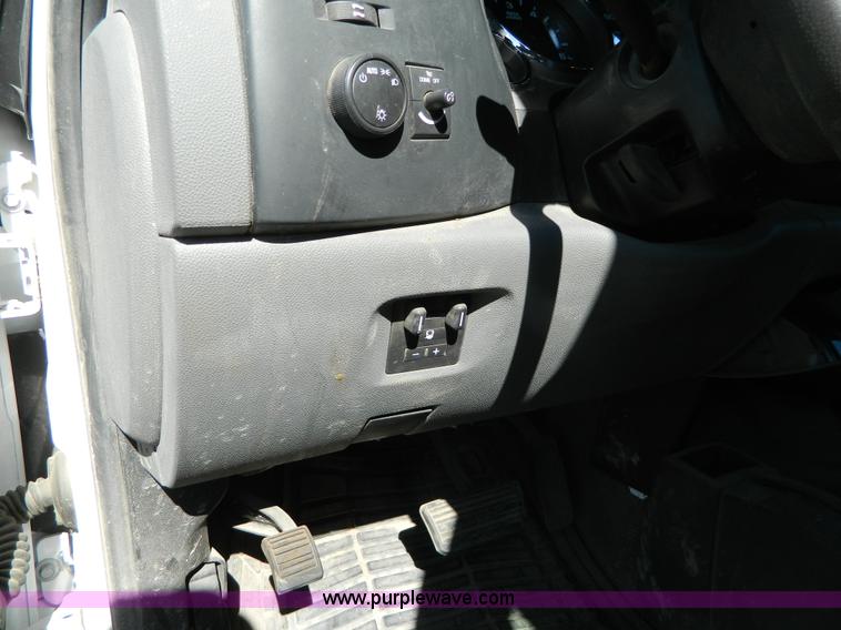 image for item B3945 2009 Chevrolet Silverado K2500HD Crew Cab pickup truck