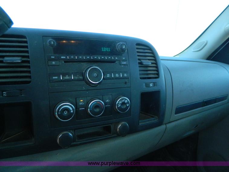 image for item B3945 2009 Chevrolet Silverado K2500HD Crew Cab pickup truck