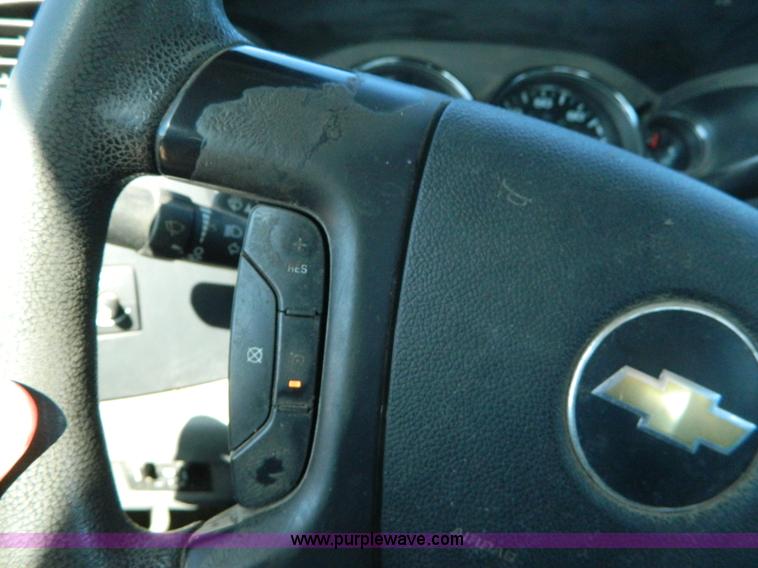 image for item B3945 2009 Chevrolet Silverado K2500HD Crew Cab pickup truck