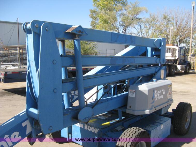 image for item B8268 1993 Genie Z-45/22 knuckle boom lift