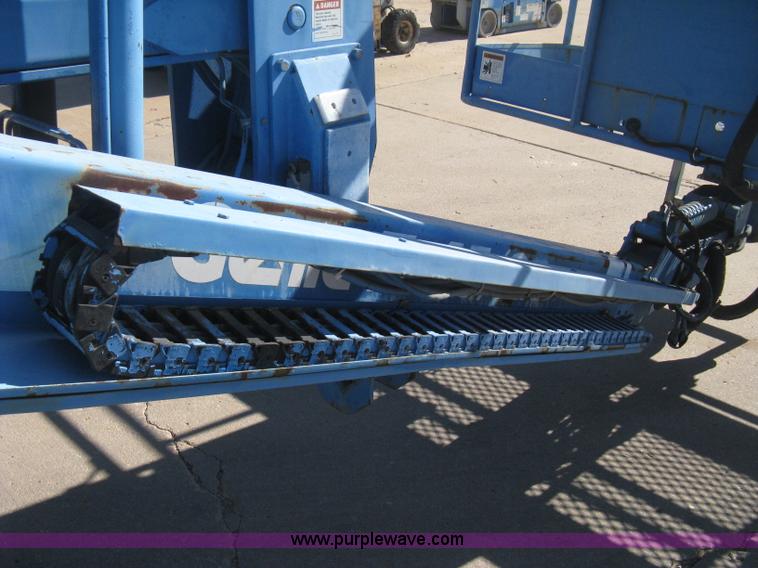 image for item B8268 1993 Genie Z-45/22 knuckle boom lift