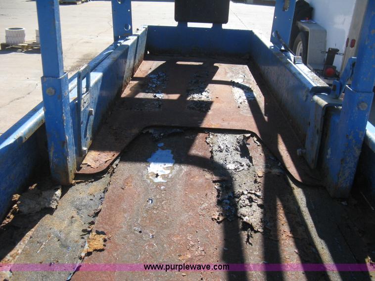 image for item B8269 2005 Genie GS-1930A scissor lift