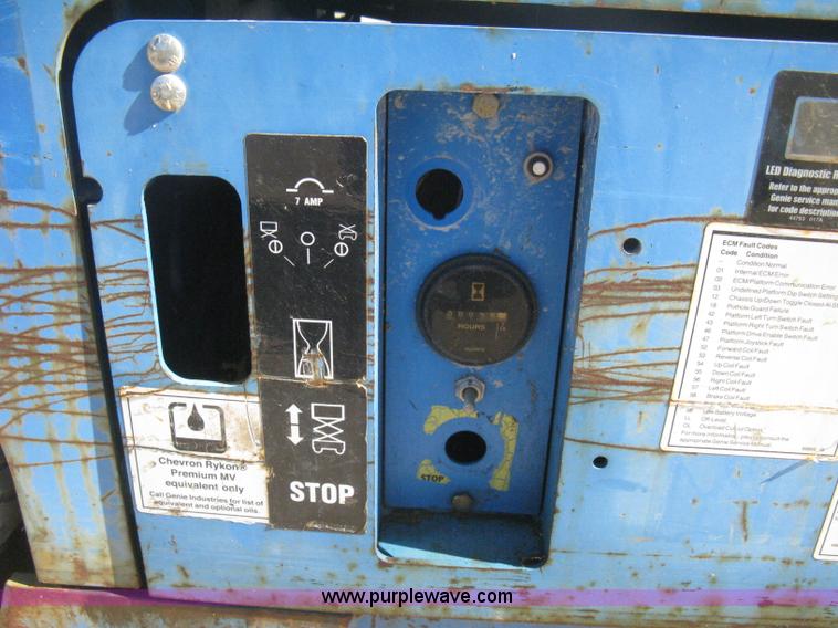 image for item B8269 2005 Genie GS-1930A scissor lift