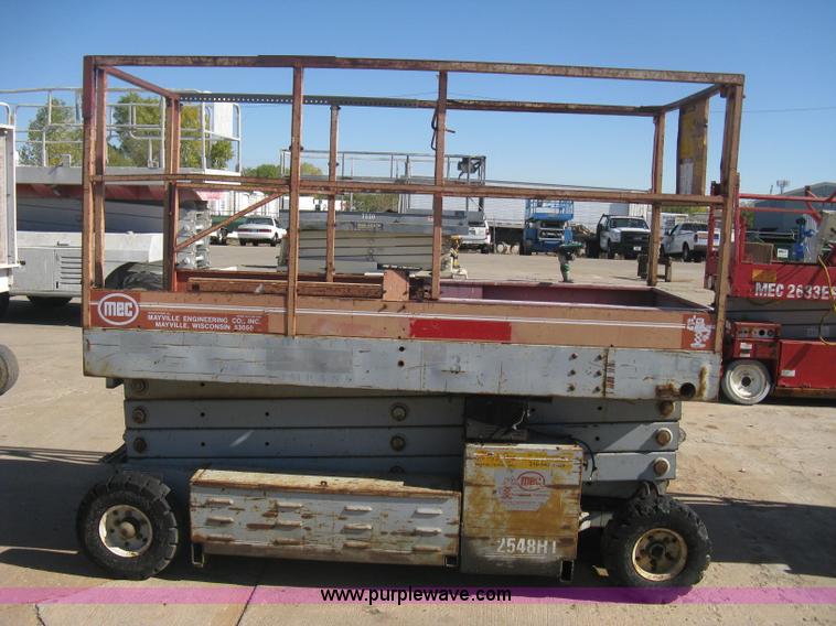 image for item B8270 Mec 2548 HT scissor lift