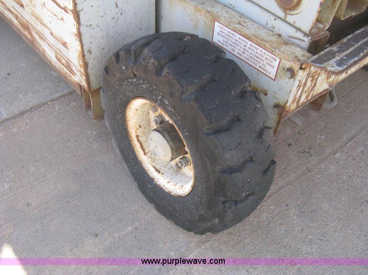 image for item B8270 Mec 2548 HT scissor lift