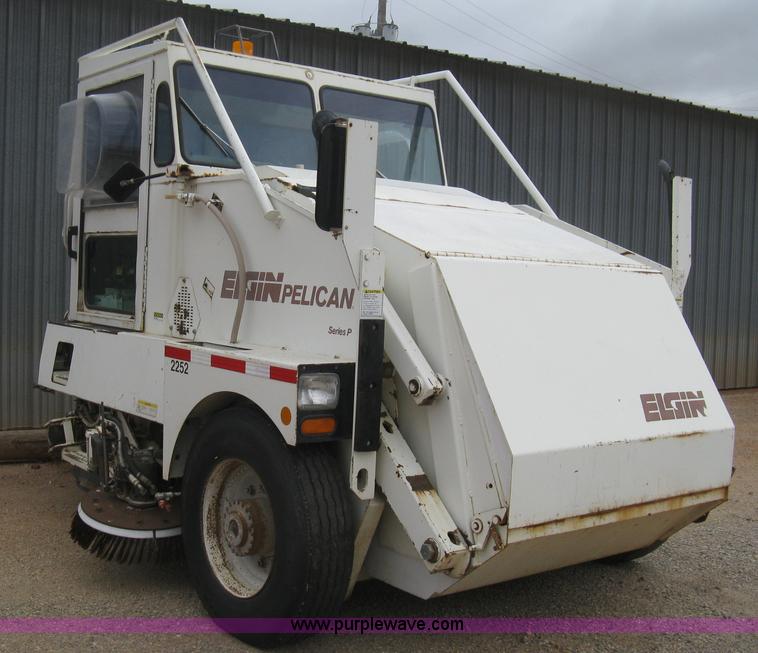image for item B8288 1998 Elgin Pelican Series P street sweeper