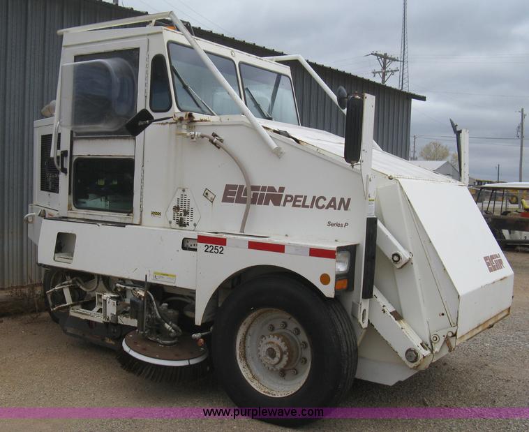 image for item B8288 1998 Elgin Pelican Series P street sweeper
