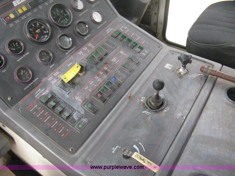 image for item B8288 1998 Elgin Pelican Series P street sweeper