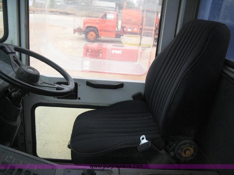 image for item B8288 1998 Elgin Pelican Series P street sweeper