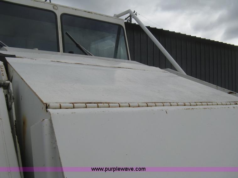 image for item B8288 1998 Elgin Pelican Series P street sweeper