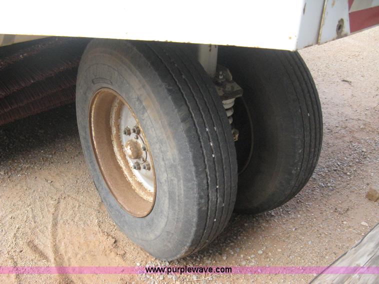 image for item B8288 1998 Elgin Pelican Series P street sweeper