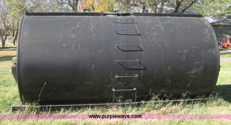 image for item B8291 Steel 4,000 gallon hydraulic agitated storage tank