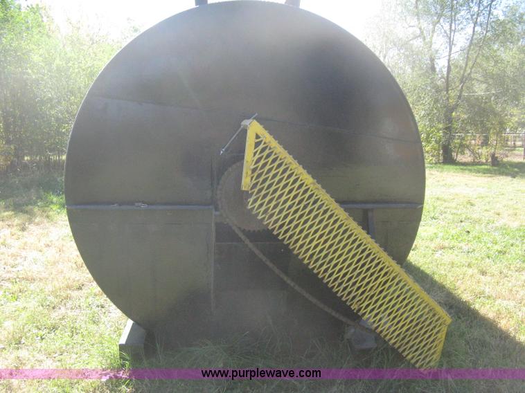 image for item B8291 Steel 4,000 gallon hydraulic agitated storage tank