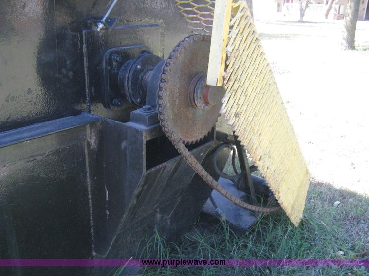 image for item B8291 Steel 4,000 gallon hydraulic agitated storage tank