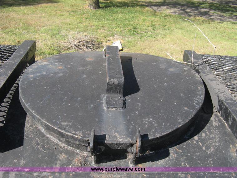 image for item B8291 Steel 4,000 gallon hydraulic agitated storage tank