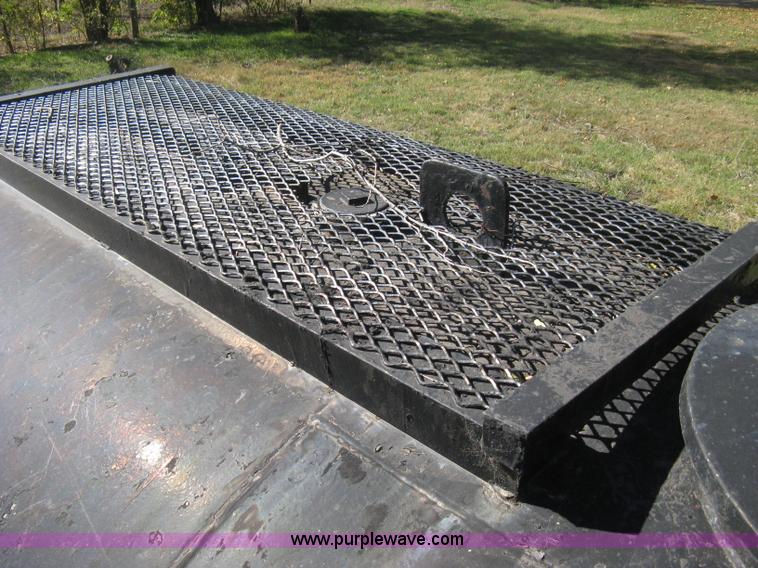 image for item B8291 Steel 4,000 gallon hydraulic agitated storage tank