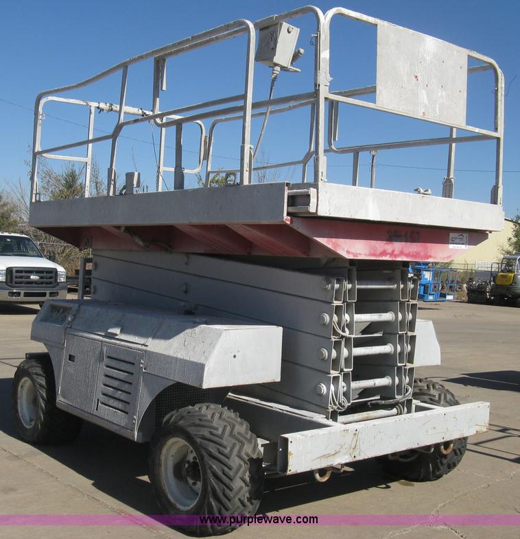 image for item B8292 2000 Mec 4191RT scissor lift